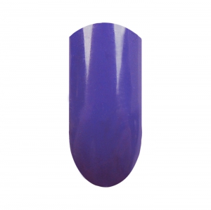 UV gél sme aplikovali na mliečny tip. Po nanesení je tmavo fialovej farby. Gél dobre kryje ale aj napriek tomu ho nanášajte v dvoch tenkých vrstvách.
